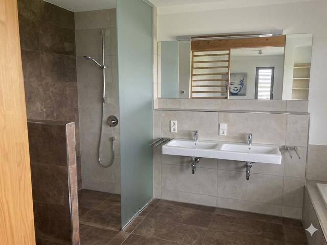 Gewerbeobjekt Ravensburg Weststadt - 8 Zimmer, 269 m&sup2;, 2.272&euro; | Angebot:25996555