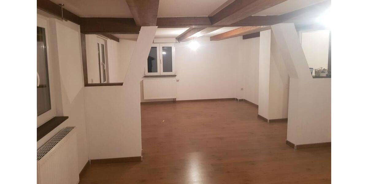 Etagenwohnung Ihringen - 4 Zimmer, 119 m&sup2;, 1.300&euro; | Angebot:26033398