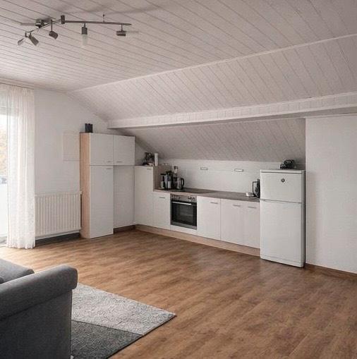 Dachgeschoßwohnung Oberhausen - 3 Zimmer, 80 m&sup2;, 850&euro; | Angebot:25270383