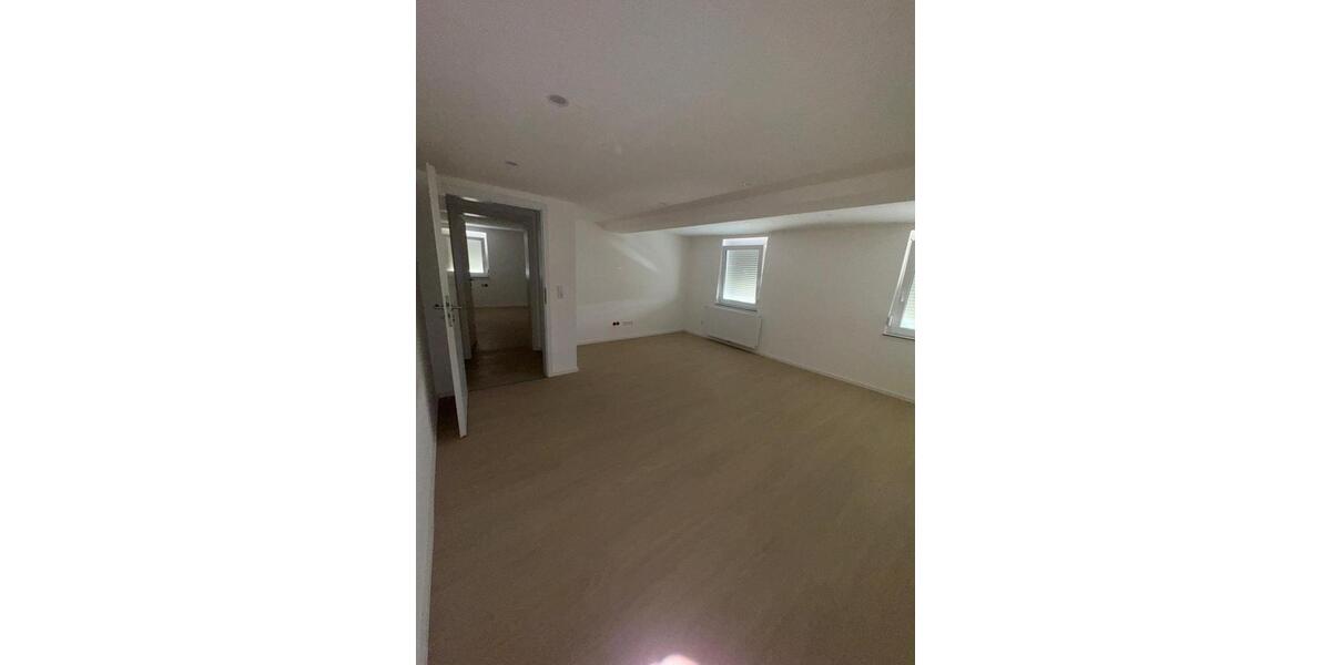 Etagenwohnung Gingen an der Fils - 3 Zimmer, 100 m&sup2;, 1.300&euro; | Angebot:25051494