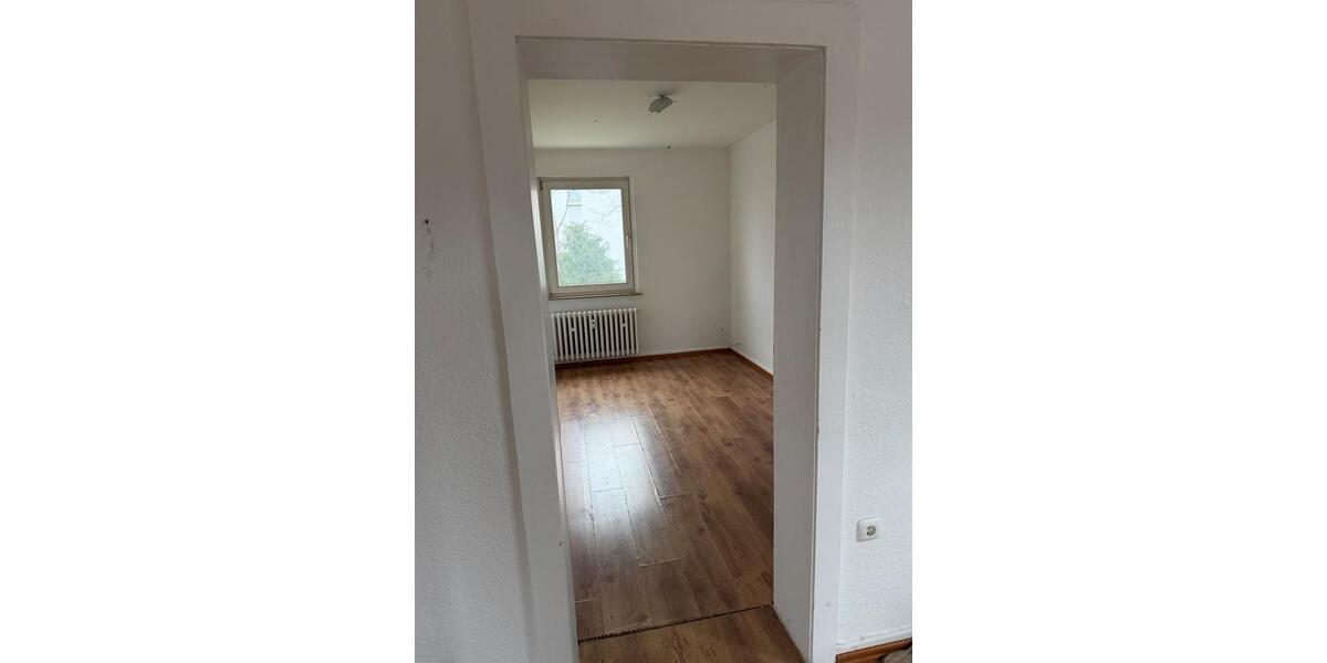 Etagenwohnung Duisburg Duisburg-Mitte - 4 Zimmer, 60 m&sup2;, 750&euro; | Angebot:26031711