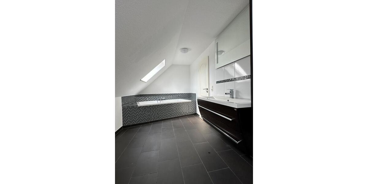 Dachgeschoßwohnung Altenholz - 2 Zimmer, 60 m&sup2;, 1.200&euro; | Angebot:25655051