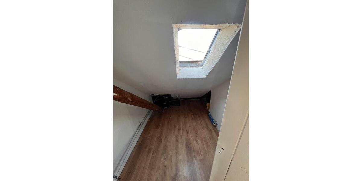 Dachgeschoßwohnung Frankfurt am Main Unterliederbach - 2 Zimmer, 60 m&sup2;, 1.125&euro; | Angebot:24838359