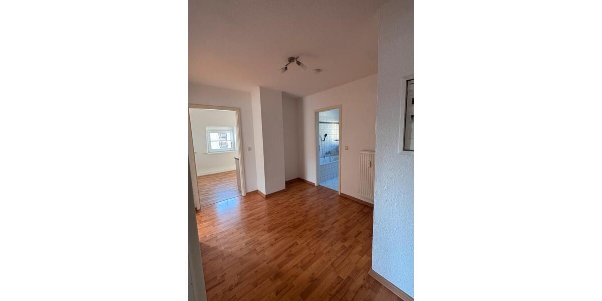 Dachgeschoßwohnung Meerane - 2 Zimmer, 65 m&sup2;, 359&euro; | Angebot:23628966