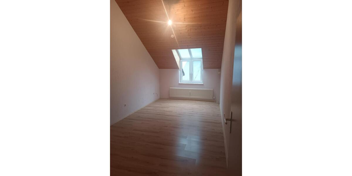 Etagenwohnung Weinheim - 2 Zimmer, 67 m&sup2;, 770&euro; | Angebot:25887940