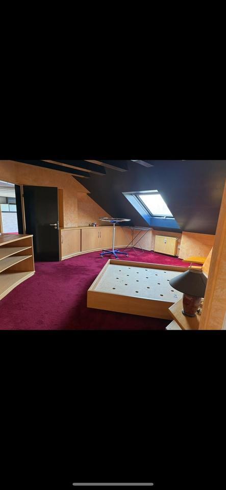 Wohnen mit Wohlfühlfaktor – Dachgeschosswohnung mit Kamin und Ankleidezimmer zimmer