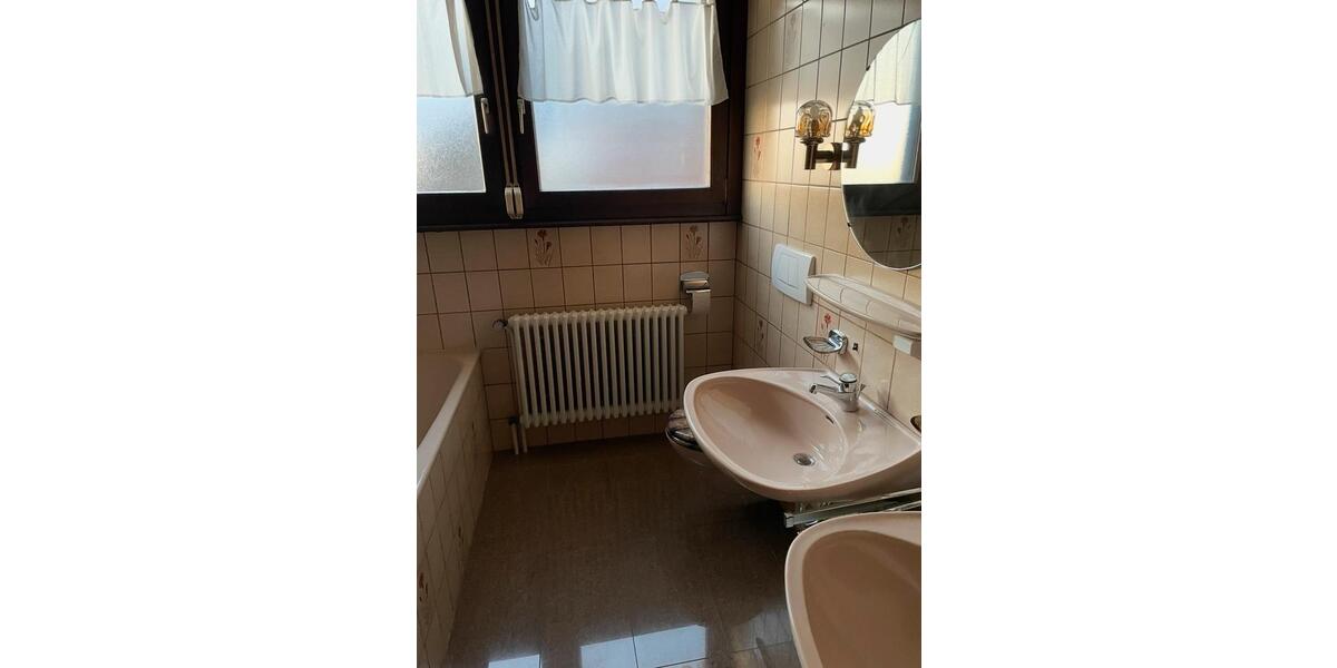 Etagenwohnung Schwörstadt - 4 Zimmer, 100 m&sup2;, 1.250&euro; | Angebot:26044390