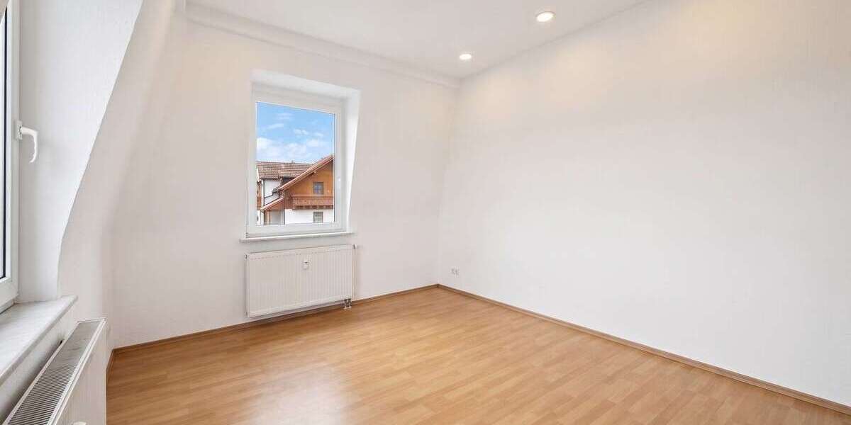 Etagenwohnung Freital - 2 Zimmer, 52 m&sup2;, 400&euro; | Angebot:27032289
