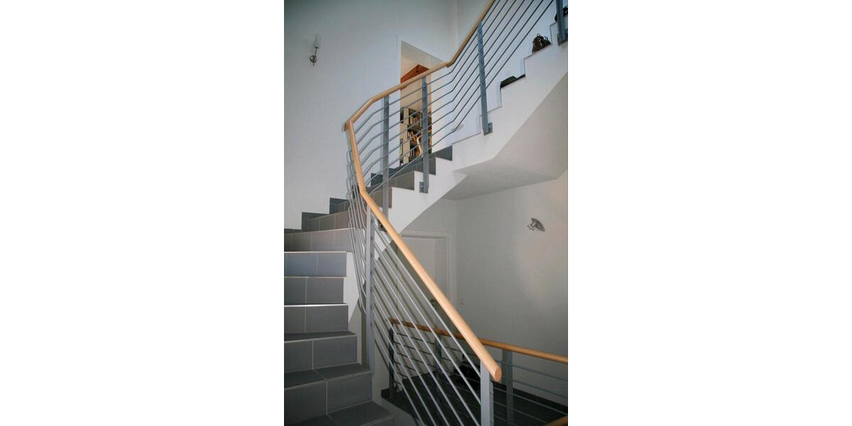 Etagenwohnung Enger - 2 Zimmer, 125 m&sup2;, 950&euro; | Angebot:26262993