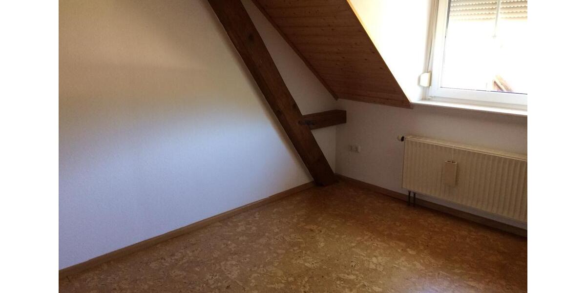 Dachgeschoßwohnung Lörrach Salzert - 3 Zimmer, 84 m&sup2;, 760&euro; | Angebot:25998756