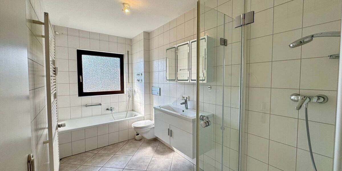 Etagenwohnung Baden-Baden Innenstadt - 3 Zimmer, 105 m&sup2;, 1.250&euro; | Angebot:26730777