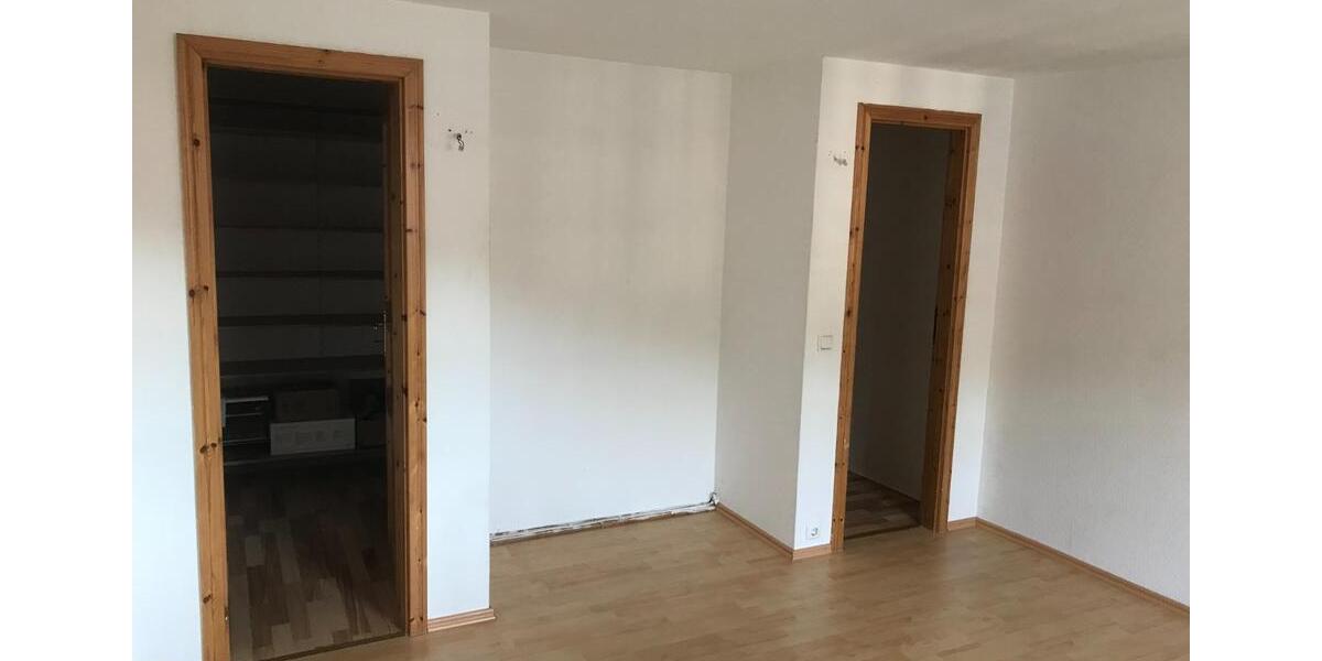 Etagenwohnung Büdingen - 3 Zimmer, 87 m&sup2;, 850&euro; | Angebot:24744330