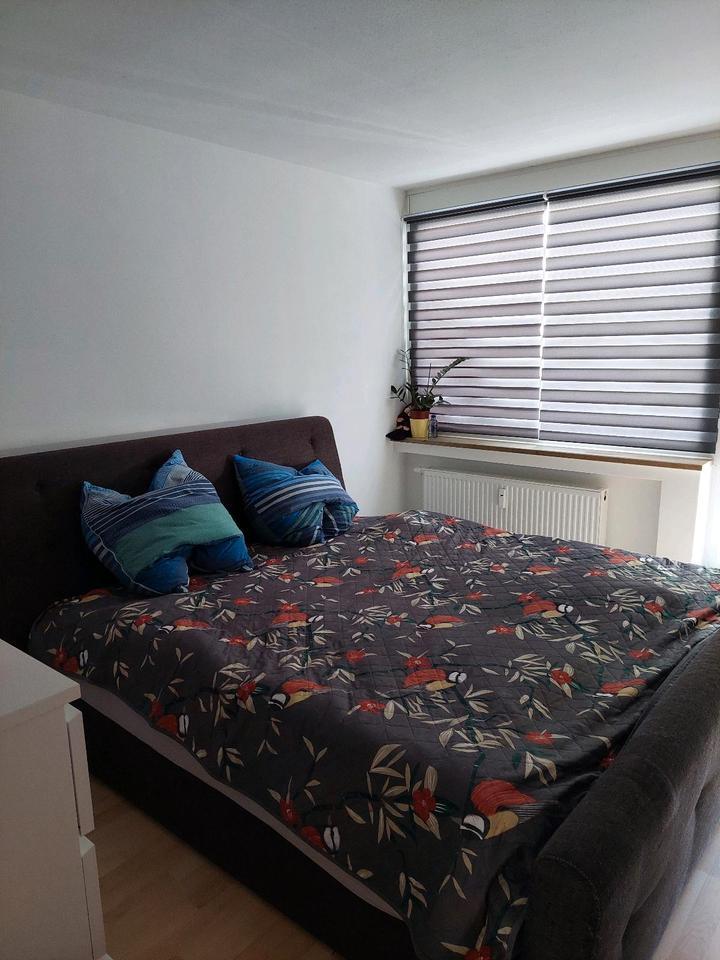 WG Zimmer mit Balkon!