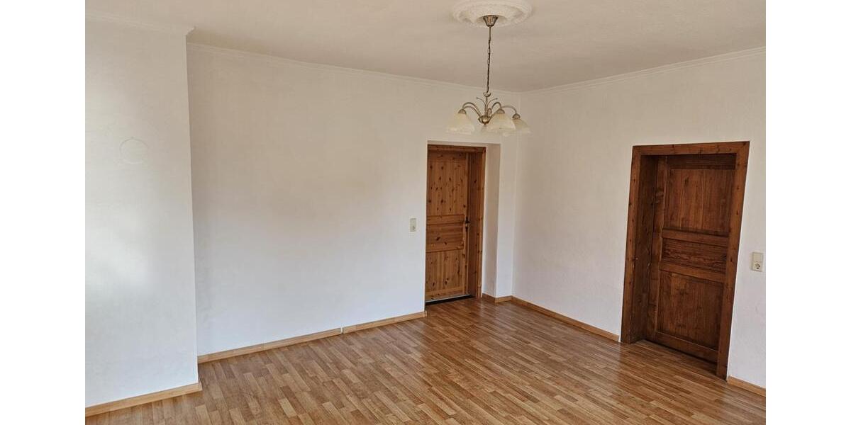 Erdgeschoßwohnung Naumburg (Saale) - 4 Zimmer, 105 m&sup2;, 578&euro; | Angebot:26638328