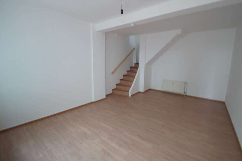 Hinterhaus mit 3 Zimmern, Terrasse, Wintergarten, Gäste-WC in der Eugen-Richter-Straße