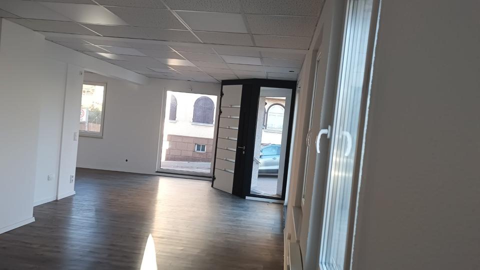 Gewerbefläche für Kiosk Laden Büro oder Anderes zimmer