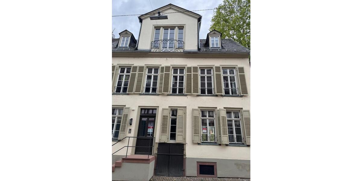 Einfamilienhaus Eltville am Rhein - 10 Zimmer, 246 m&sup2;, 3.290&euro; | Angebot:19400577