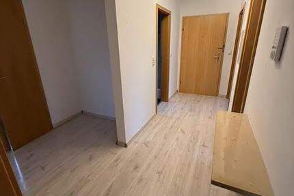 schöne 3-Zimmer EG Wohnung mit Balkon, Garage und Kellerraum 3 zimmer