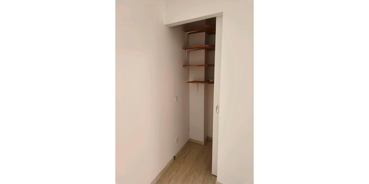 Etagenwohnung Köfering - 2 Zimmer, 69 m&sup2;, 890&euro; | Angebot:26049404