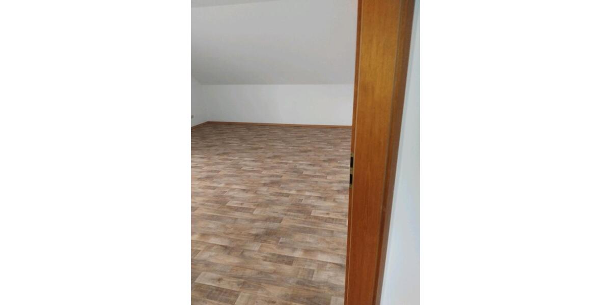 Etagenwohnung Freihung - 4 Zimmer, 90 m&sup2;, 700&euro; | Angebot:26089265