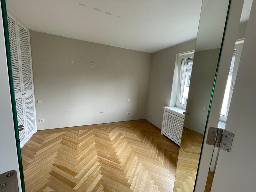 Helle 4-Zimmer-Wohnung in zentraler, ruhiger Lage zimmer