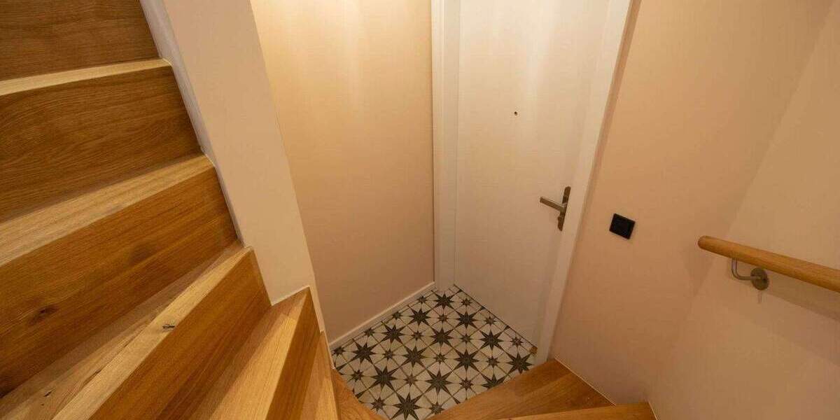 Etagenwohnung Frankfurt am Main Innenstadt - 1 Zimmer, 63 m&sup2;, 3.280&euro; | Angebot:24789399