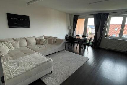 Gepflegte 2-Zimmer-Wohnung mit Balkon in ruhiger Lage zimmer