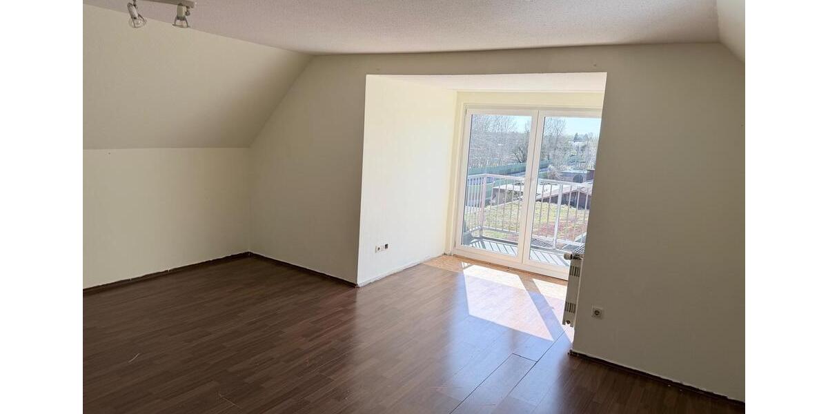 Dachgeschoßwohnung Tasdorf - 3 Zimmer, 70 m&sup2;, 870&euro; | Angebot:26131622