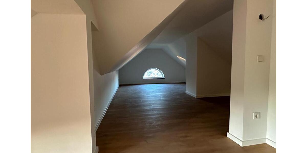 Dachgeschoßwohnung Wiehl - 2 Zimmer, 75 m&sup2;, 910&euro; | Angebot:24697644