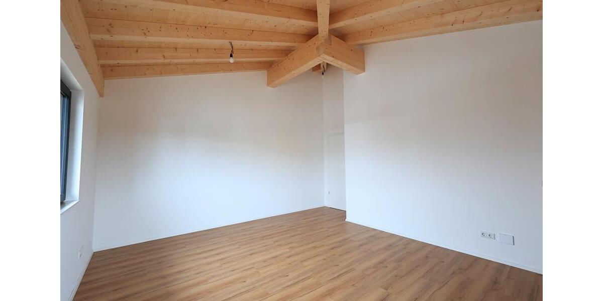 Dachgeschoßwohnung Hohenlinden - 3 Zimmer, 99 m&sup2;, 1.890&euro; | Angebot:25420734