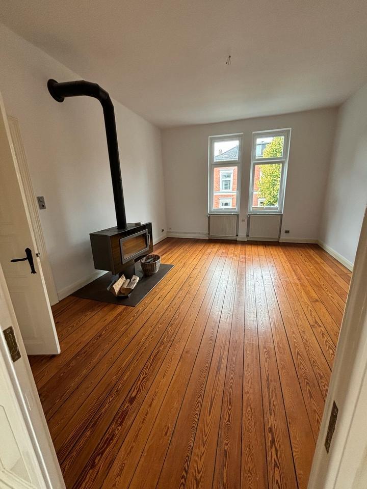 Helle 3-Zimmer Wohnung mit Balkon in Gründerzeit Villa in Itzehoe
