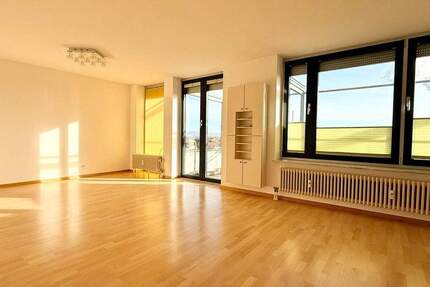 Lichtdurchflutete 5 ZKB-Dachterrassenwohnung in MA-Neckarau 5 zimmer