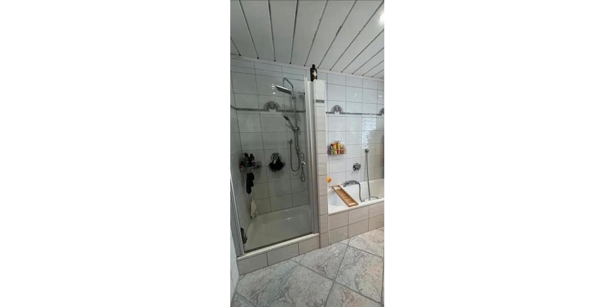 3-Zimmer-Wohnung mit Balkon, Stellplatz & Einbauküche 3 zimmer