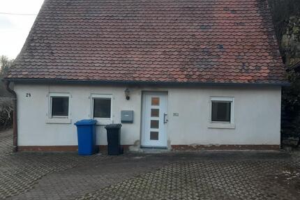 Haus Lauterhofen - 4 Zimmer, 70 m&sup2;, 880&euro; | Angebot:24443347