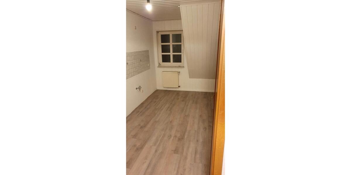 Dachgeschoßwohnung Diemelsee - 4 Zimmer, 85 m&sup2;, 510&euro; | Angebot:25965725