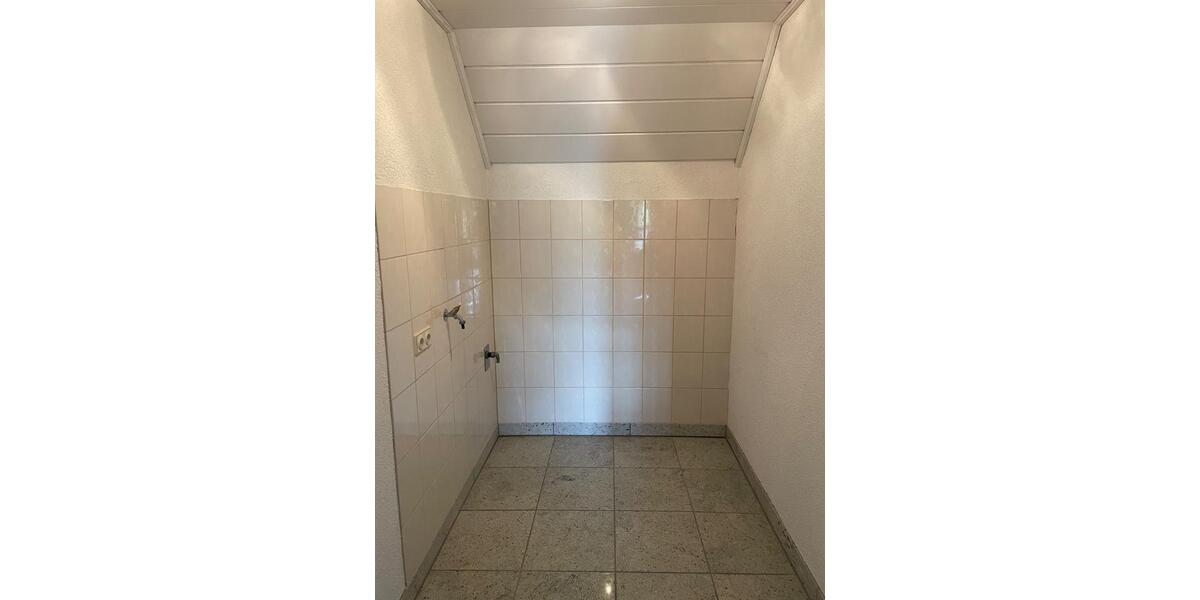 Dachgeschoßwohnung Buttenheim - 4 Zimmer, 119 m&sup2;, 1.200&euro; | Angebot:26561819