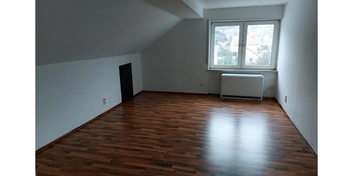 NIEDERREIFENBERG!,sehr helle,2 Zimmer Dachgeschosswohnung 2 zimmer