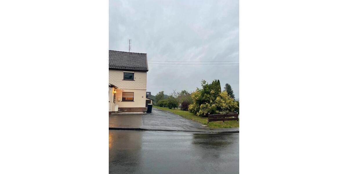 Etagenwohnung Windeck - 4 Zimmer, 100 m&sup2;, 1.450&euro; | Angebot:25149997