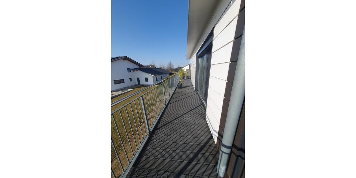 Dachgeschoßwohnung Hohenpolding - 3 Zimmer, 160 m&sup2;, 1.350&euro; | Angebot:26245297