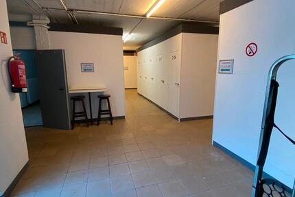 Lagerraum Halle Garage Aktenlager Warenlager Lager Lagerbox zimmer