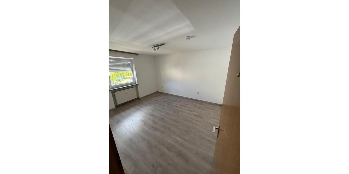 Etagenwohnung Flossenbürg - 5 Zimmer, 100 m&sup2;, 700&euro; | Angebot:26636148