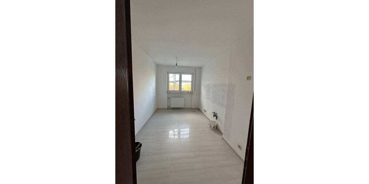 Etagenwohnung Uhingen - 4 Zimmer, 130 m&sup2;, 1.400&euro; | Angebot:26237436
