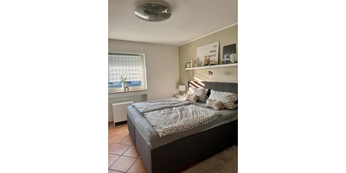 Helle, möblierte 2,5-Zimmer-Wohnung mit Südwest-Balkon 2.5 zimmer