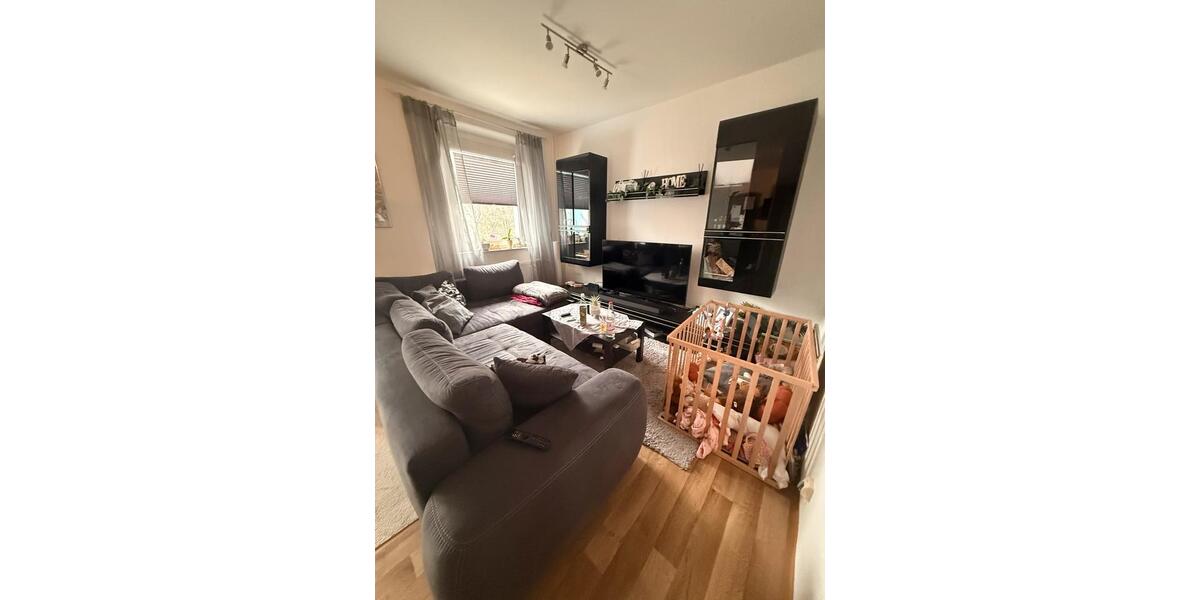 Etagenwohnung Neuhaus am Rennweg - 4 Zimmer, 76 m&sup2;, 863&euro; | Angebot:25636082