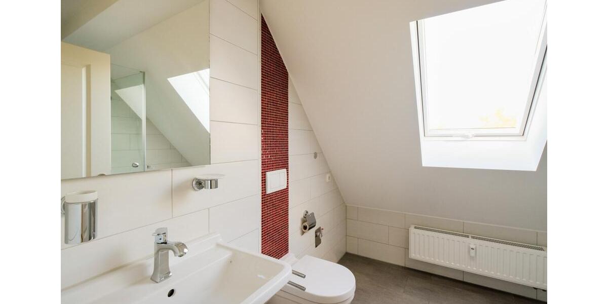 Dachgeschoßwohnung Weilheim in Oberbayern - 3 Zimmer, 104 m&sup2;, 1.640&euro; | Angebot:26632559