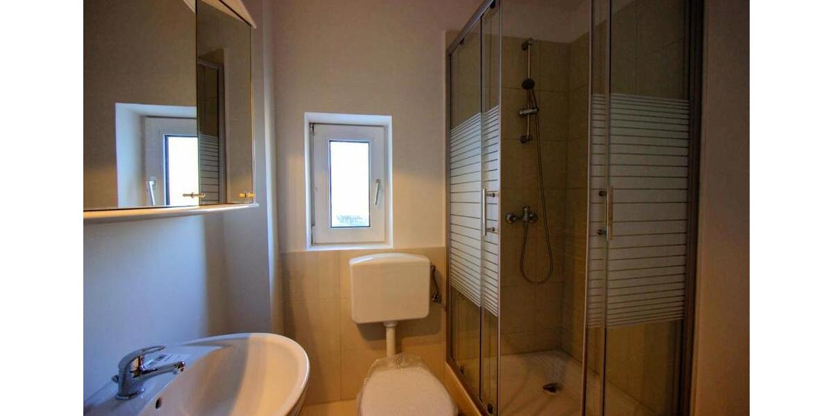 Dachgeschoßwohnung Wilhelmshaven - 2 Zimmer, 75 m&sup2;, 515&euro; | Angebot:26687656