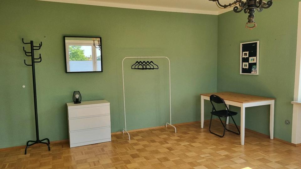 Helles 26m² WG Zimmer zentral in RO 1 zimmer