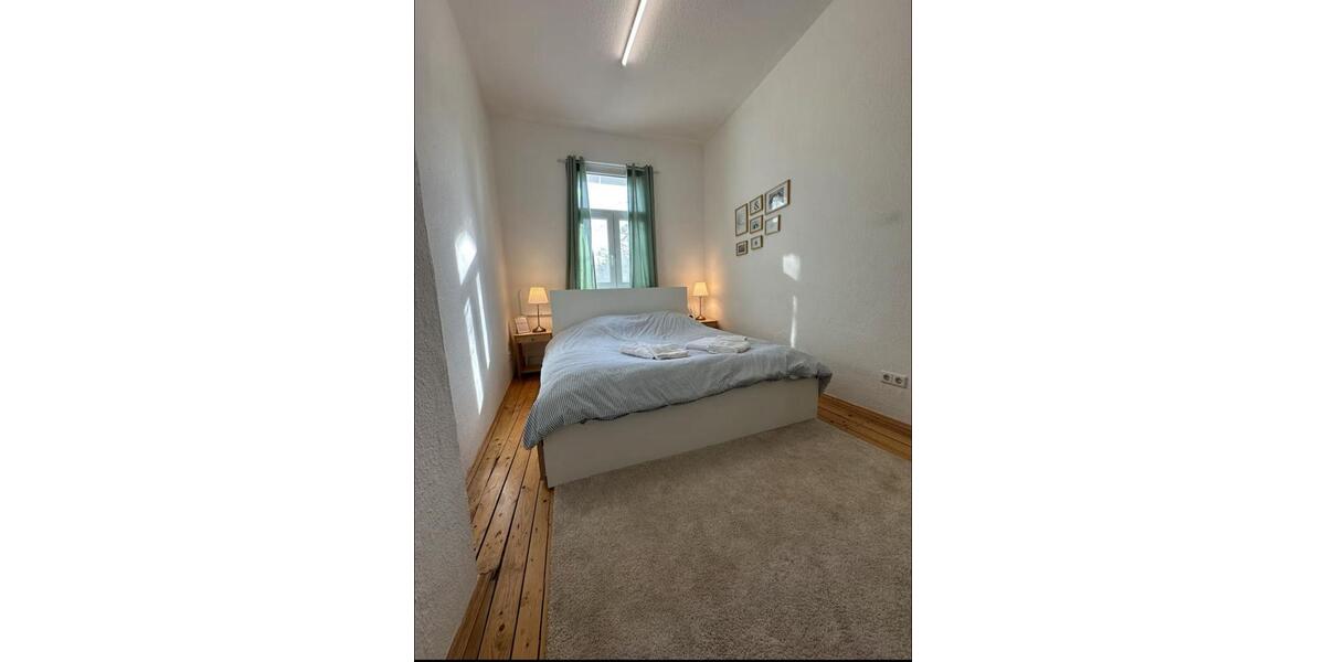 1. OG, 2 Zim + Blk, WM 817 €, Möblierte Übernahme 4.200 €,Sofort 1 zimmer