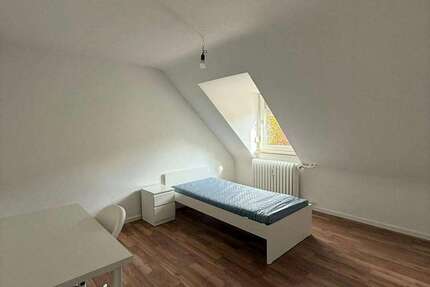 WG-Zimmer in Stuttgart 600 € 16 m² zimmer