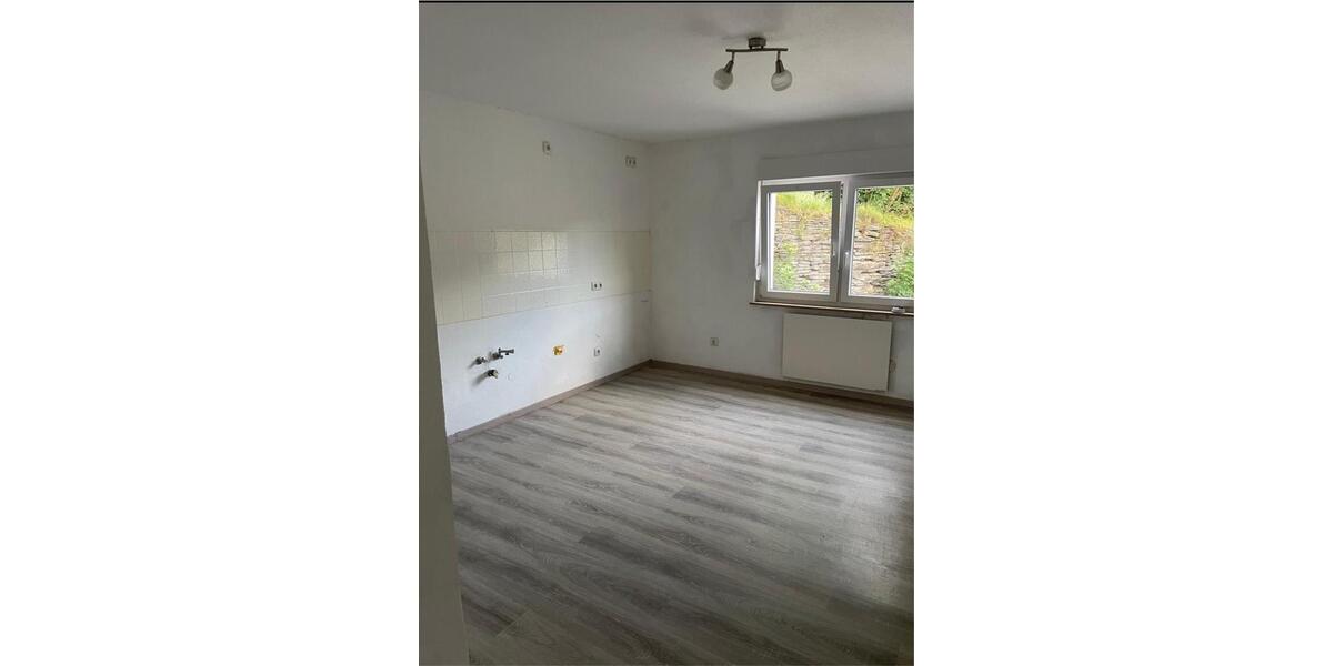 Etagenwohnung Bad Berleburg - 2.5 Zimmer, 75 m&sup2;, 425&euro; | Angebot:26023944